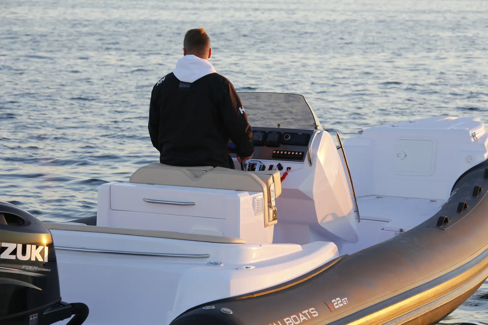 Featured image for “Diversión deportiva en el mar: el Stingher 22GT lleva la acción a Altea”
