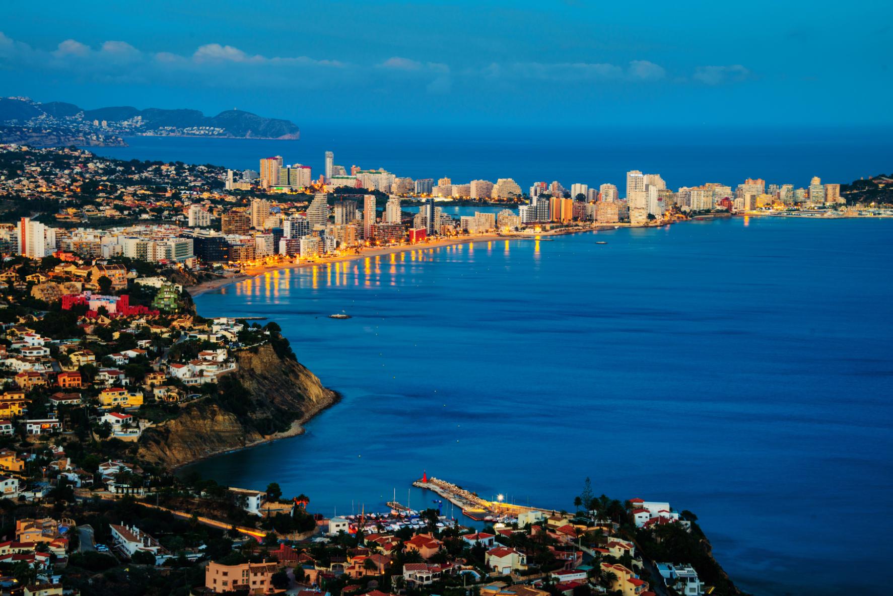 Featured image for “Atardecer en el mar: por qué los paseos en barco al atardecer desde Altea son realmente inolvidables”